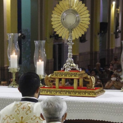 Adoração ao Santíssimo