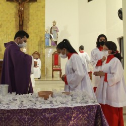 Santa Missa Quarta-feira de Cinzas