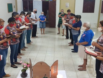 Momento de espiritualidade e fé na comunidade Nova Jerusalém