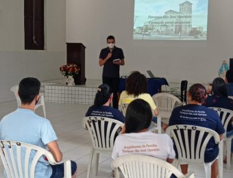 Paróquia inicia curso para catequistas