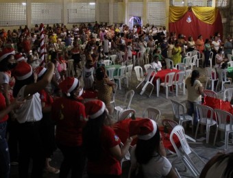 Paróquia realiza jantar solidário para 500 pessoas