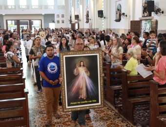 Fiéis celebram festividades a São José e a divina Misericórdia