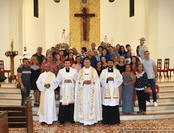 Católicos celebram a 9ª noite de novena em honra a São José Operário