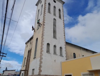 Começa a pintura de nossa Igreja Matriz